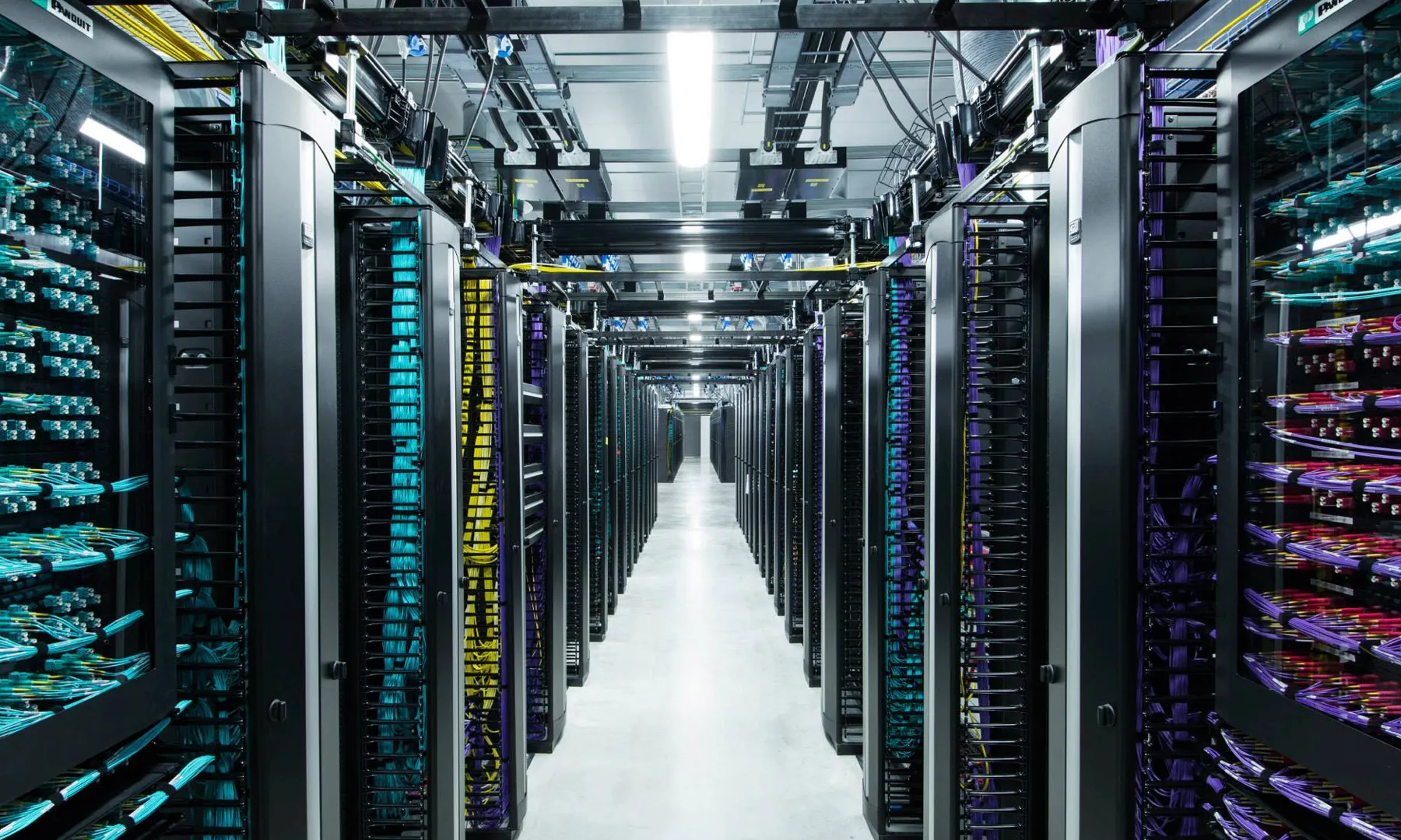 Data centre server hall